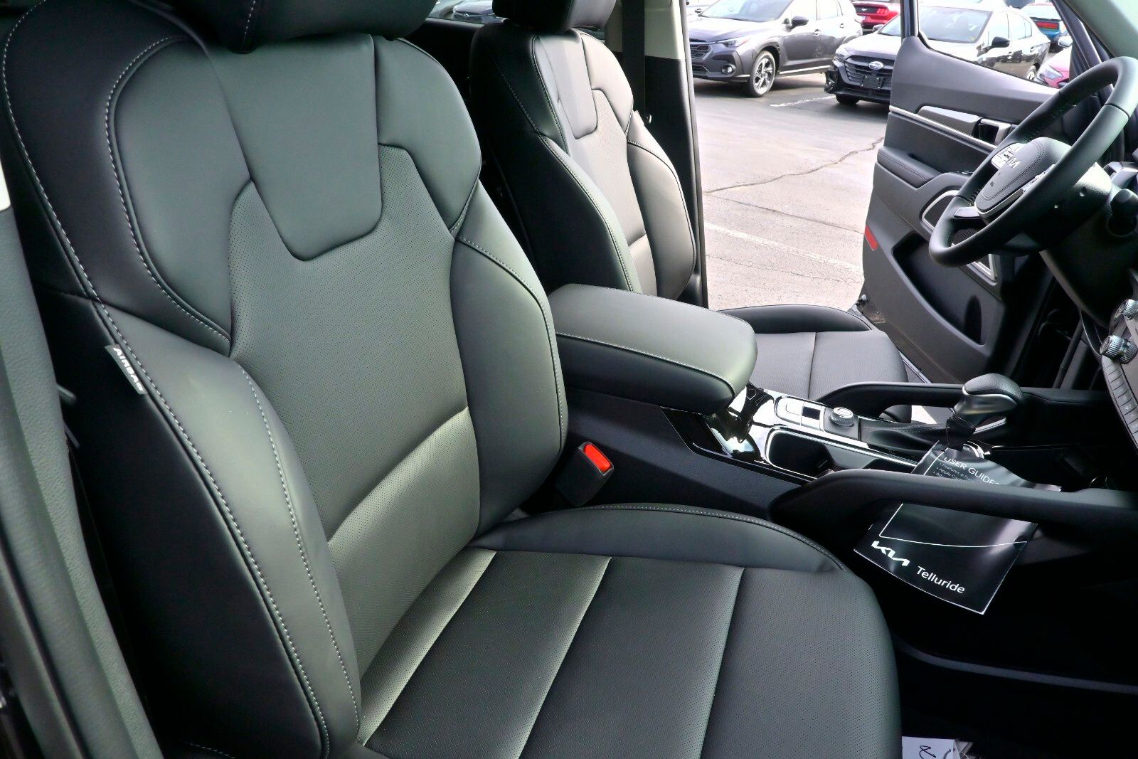 2025 Kia Telluride LX Image 13 of 33