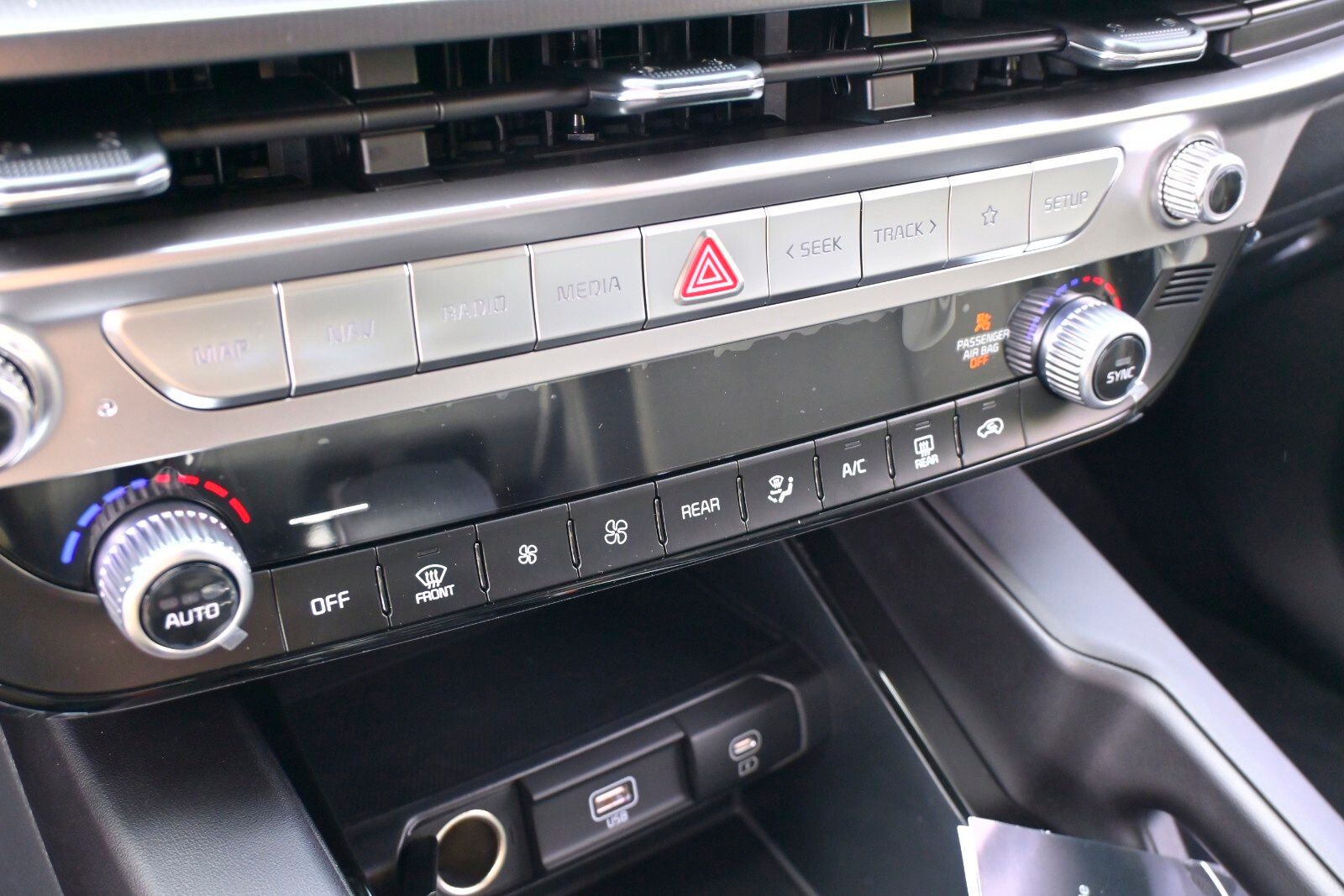 2025 Kia Telluride LX Image 20 of 33