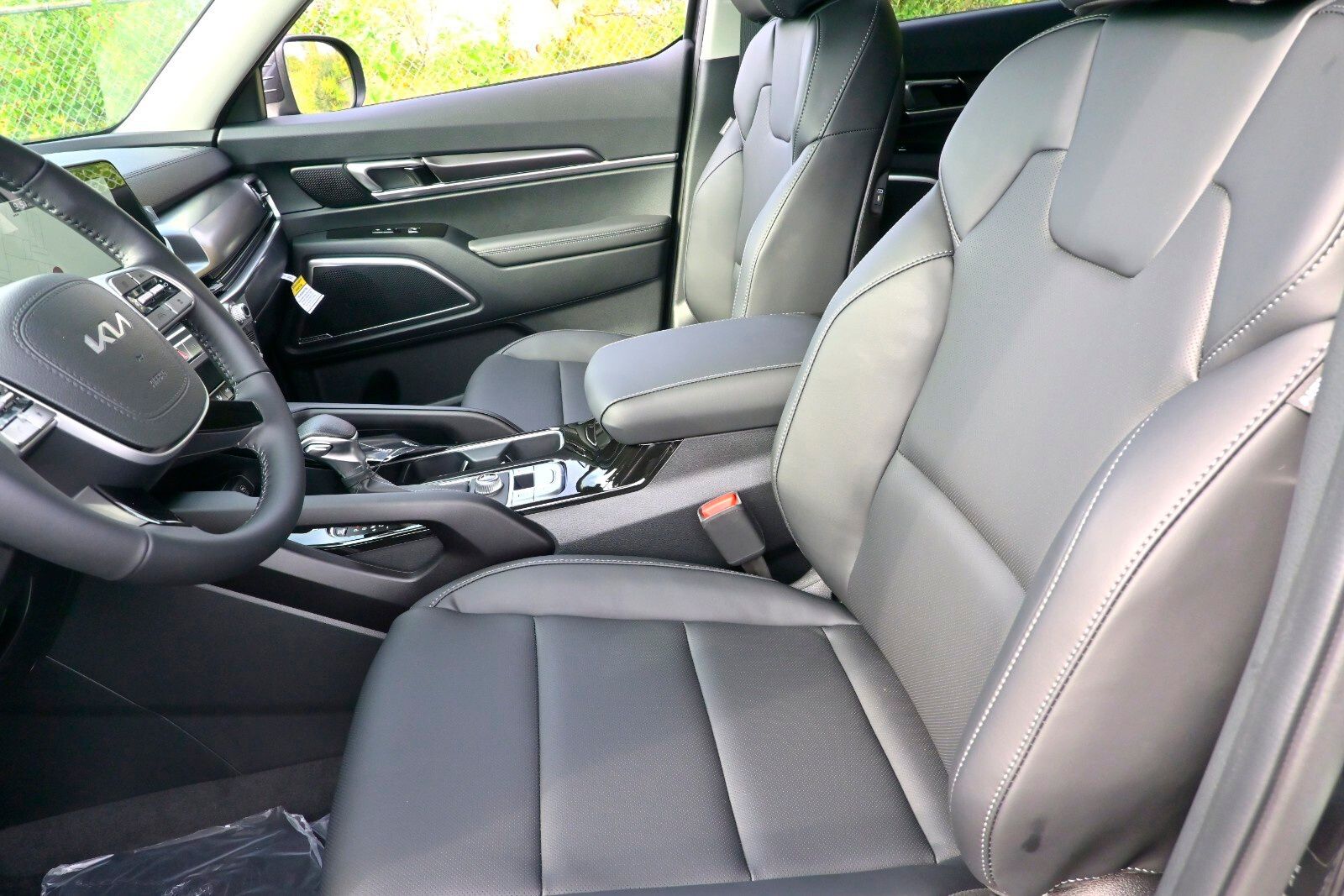 2025 Kia Telluride LX Image 14 of 33