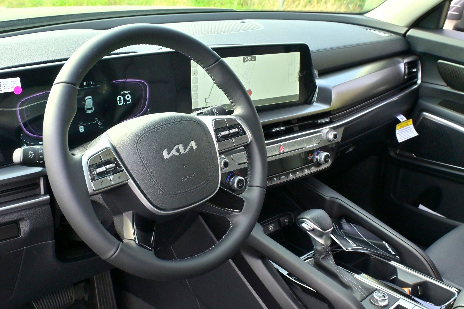 2025 Kia Telluride LX Image 16 of 33