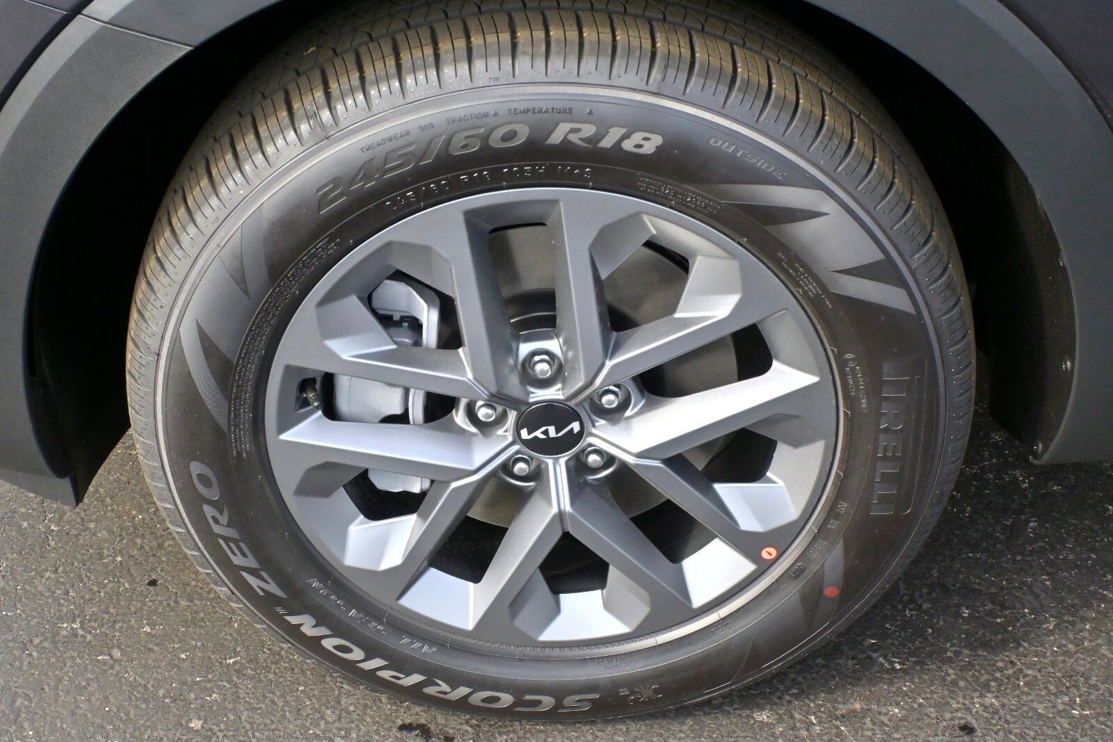 2025 Kia Telluride LX Image 8 of 33