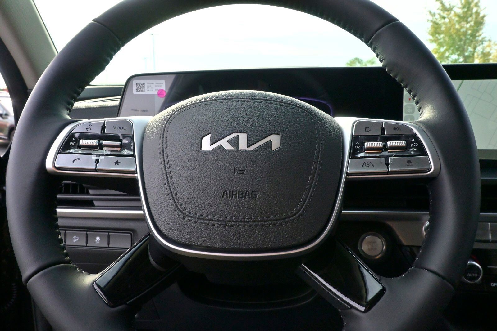 2025 Kia Telluride LX Image 17 of 33