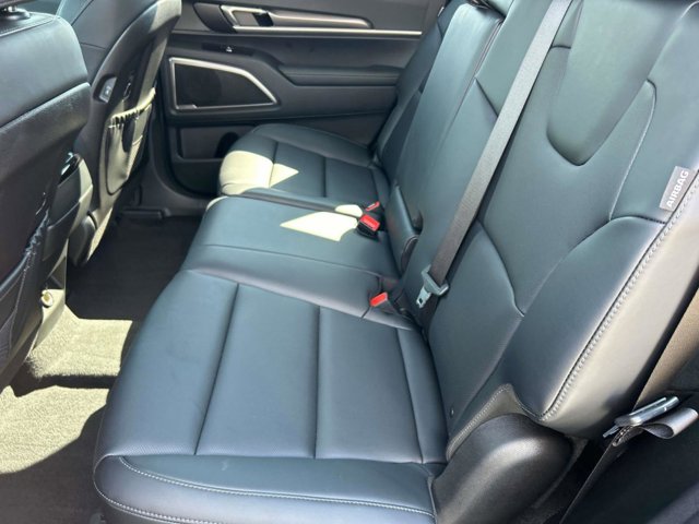 2025 Kia Telluride LX Image 12 of 32