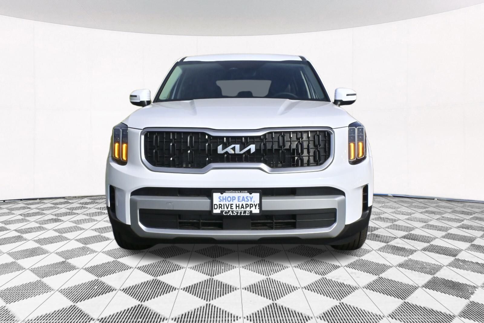 2025 Kia Telluride LX Image 3 of 33