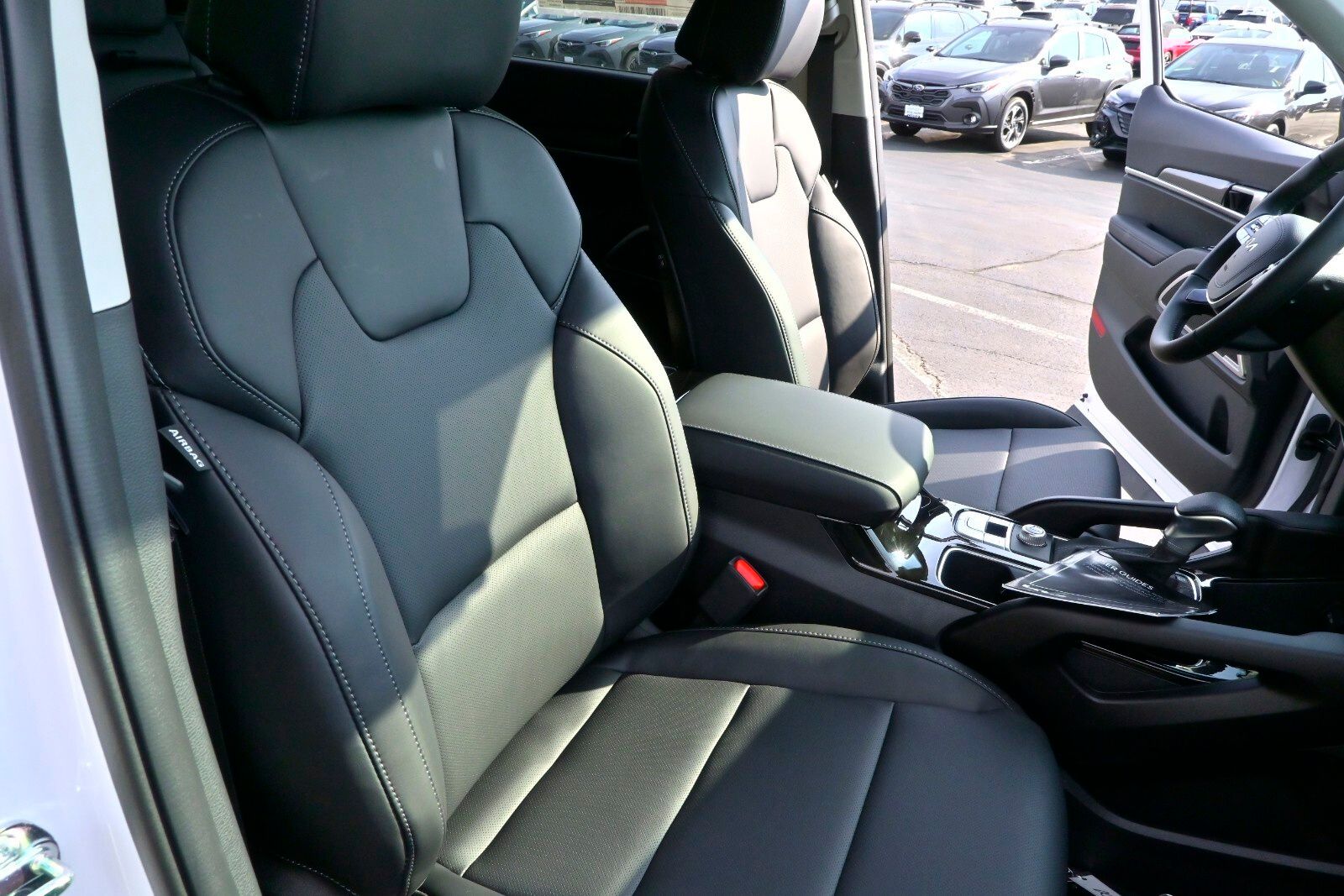 2025 Kia Telluride LX Image 10 of 33