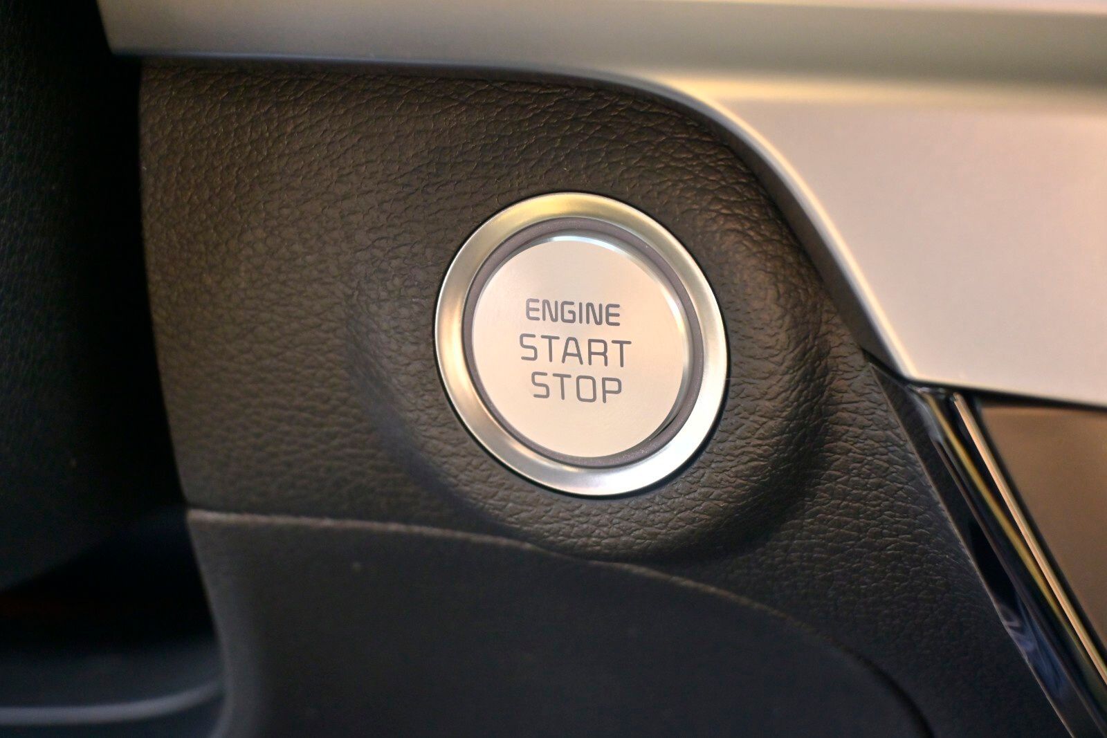 2025 Kia Telluride LX Image 30 of 33