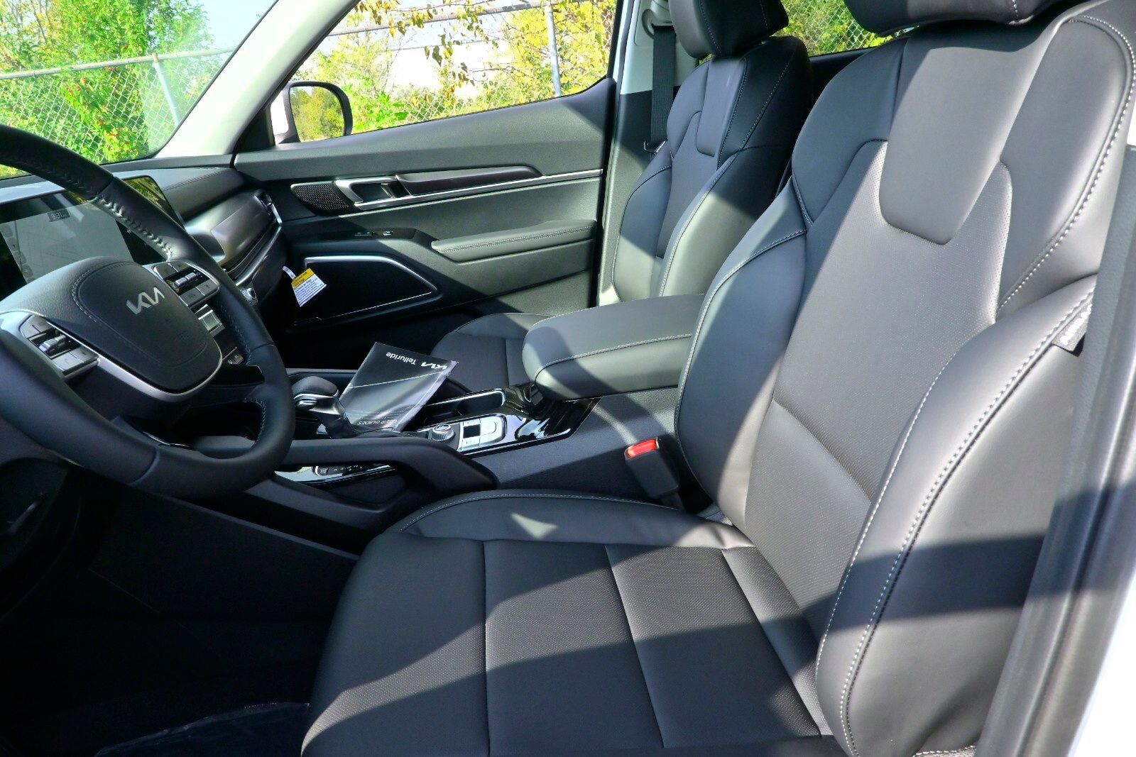 2025 Kia Telluride LX Image 14 of 33