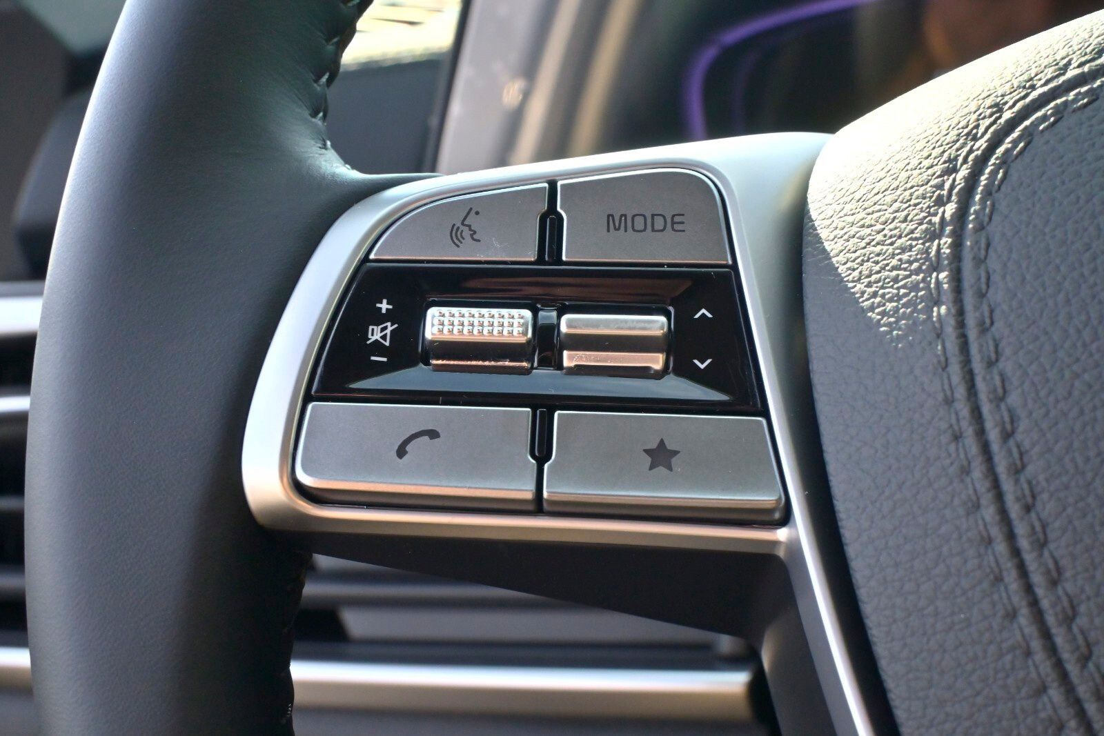 2025 Kia Telluride LX Image 22 of 33