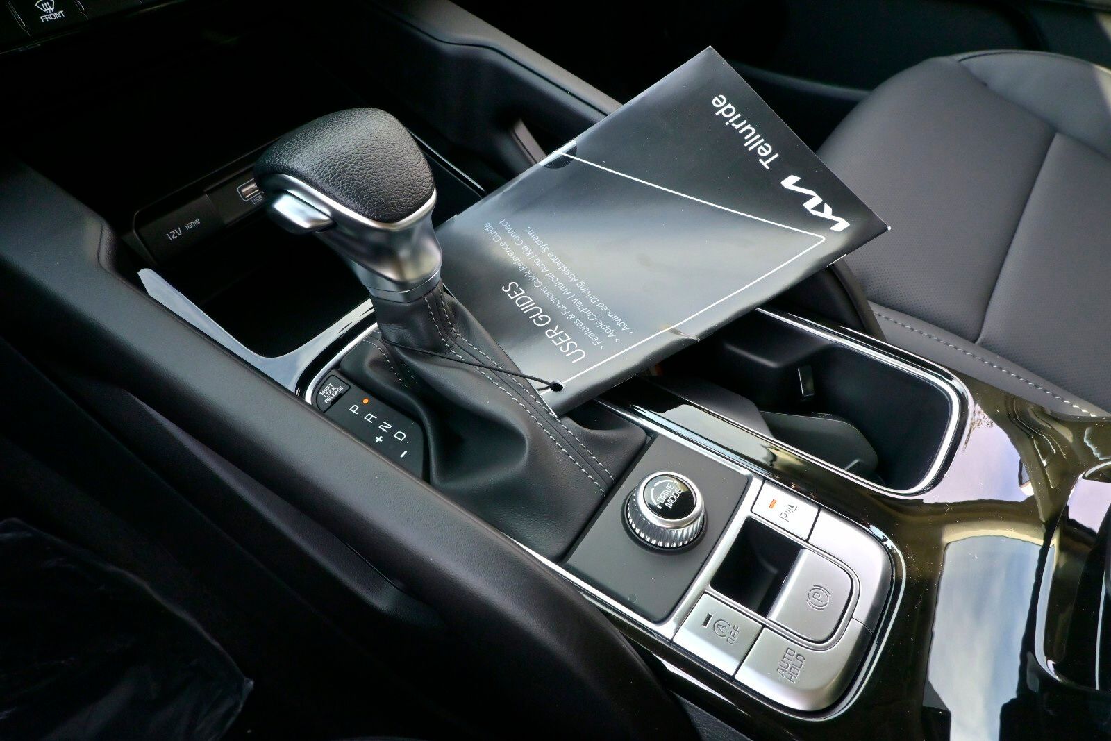 2025 Kia Telluride LX Image 21 of 33