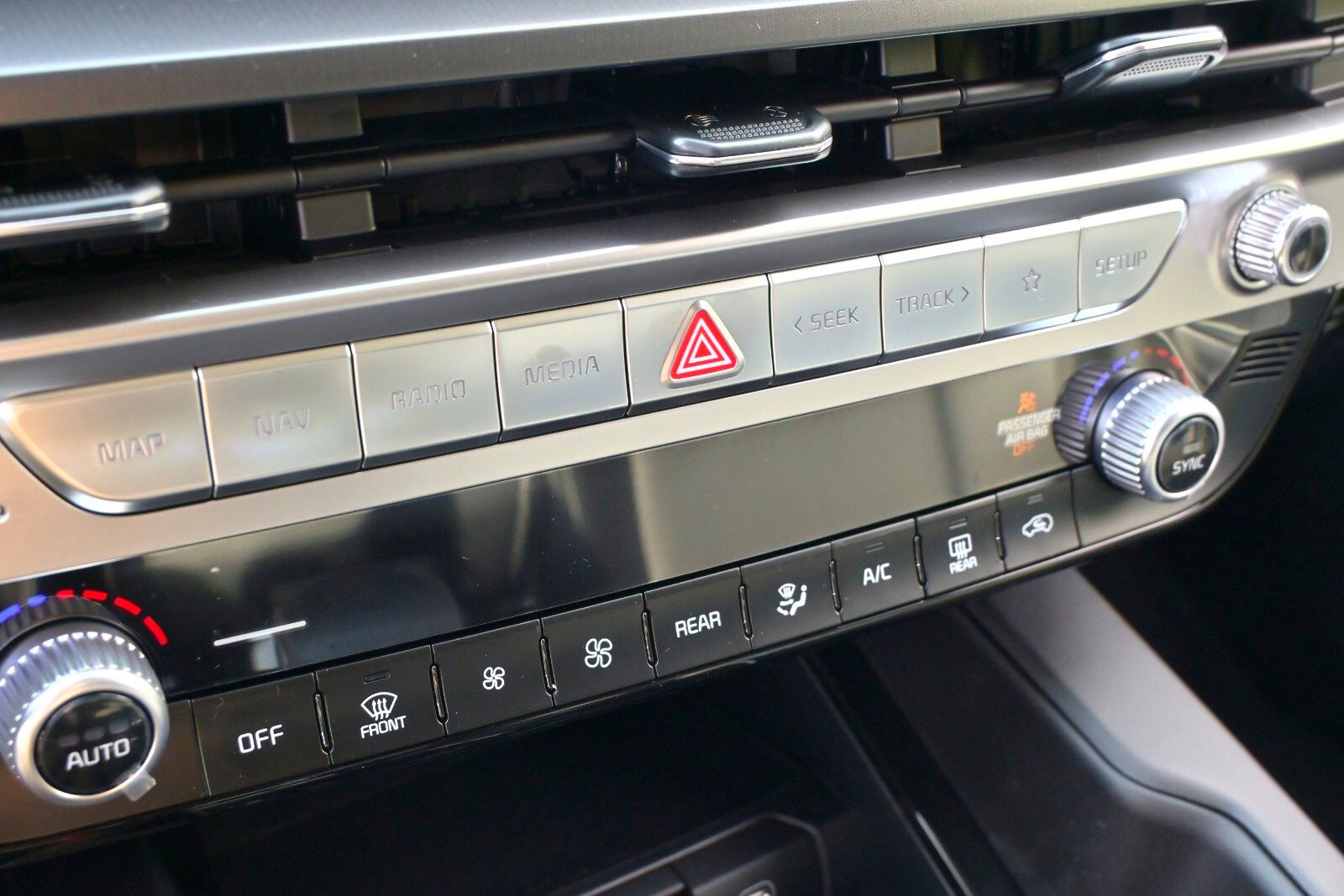 2025 Kia Telluride LX Image 20 of 33