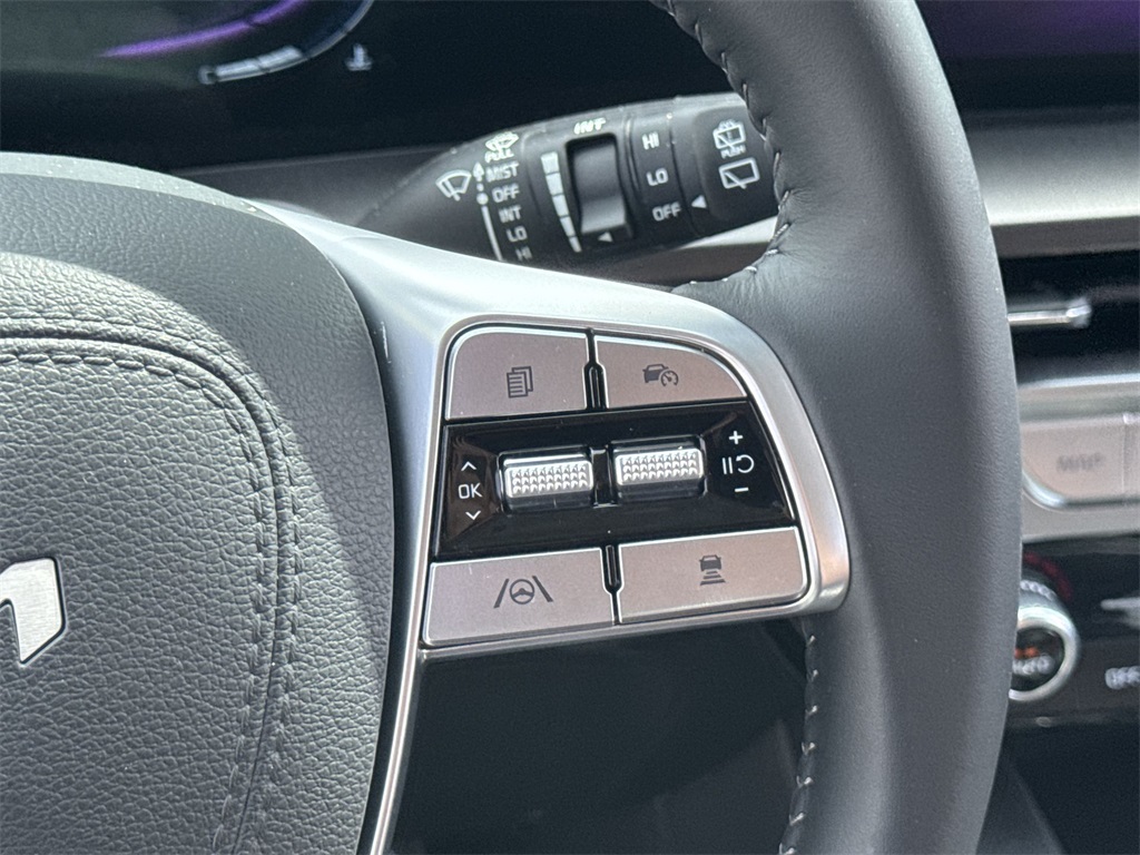 Vehicle image 28 of 28
