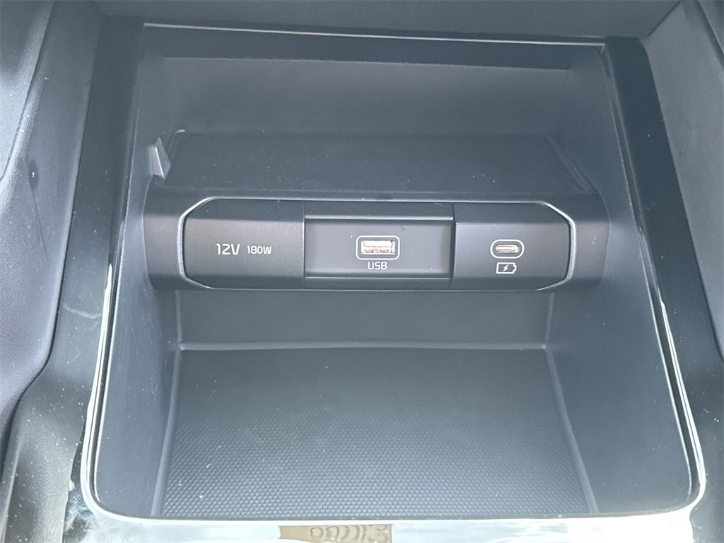 Vehicle image 12 of 28