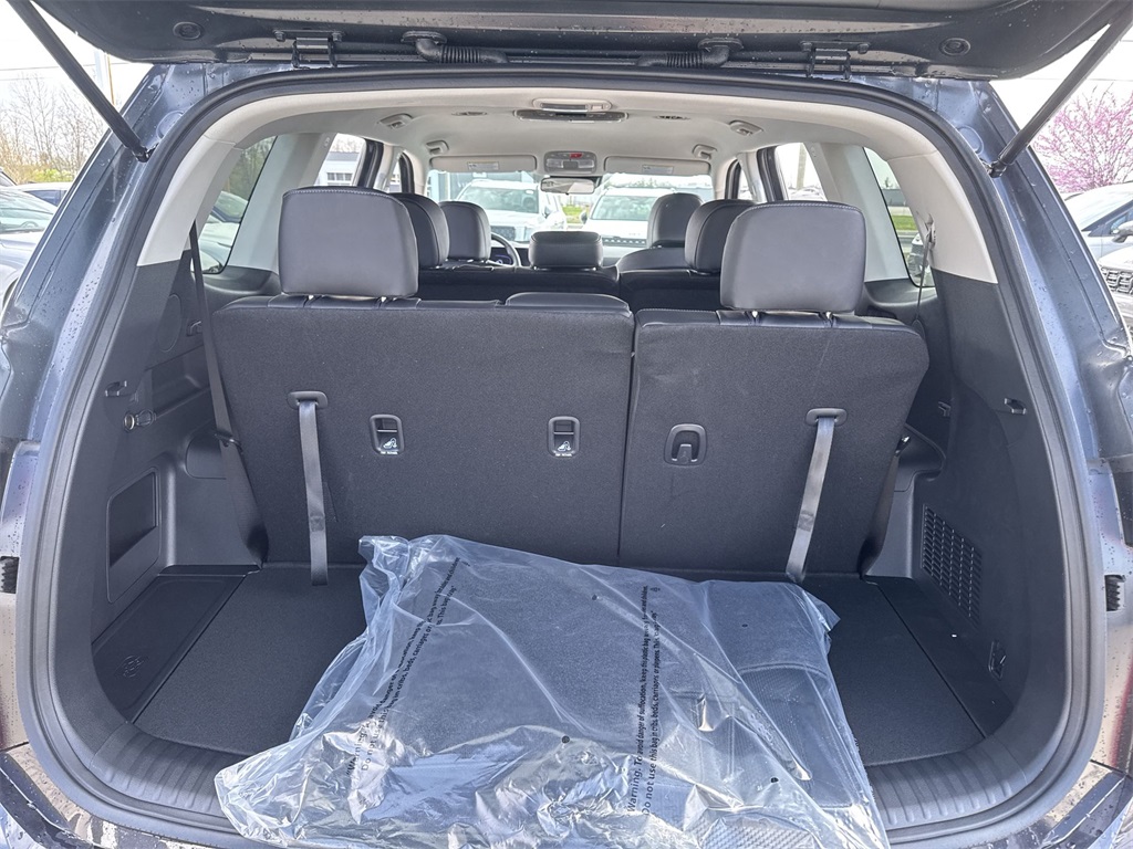 Vehicle image 10 of 28