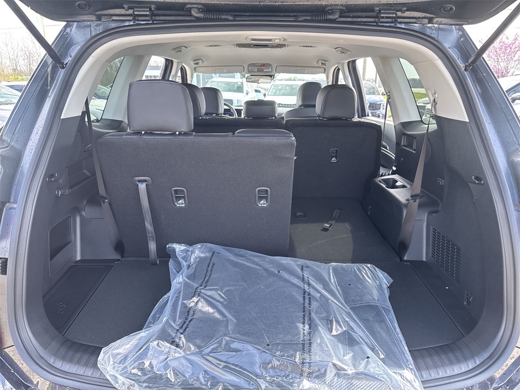 Vehicle image 11 of 28