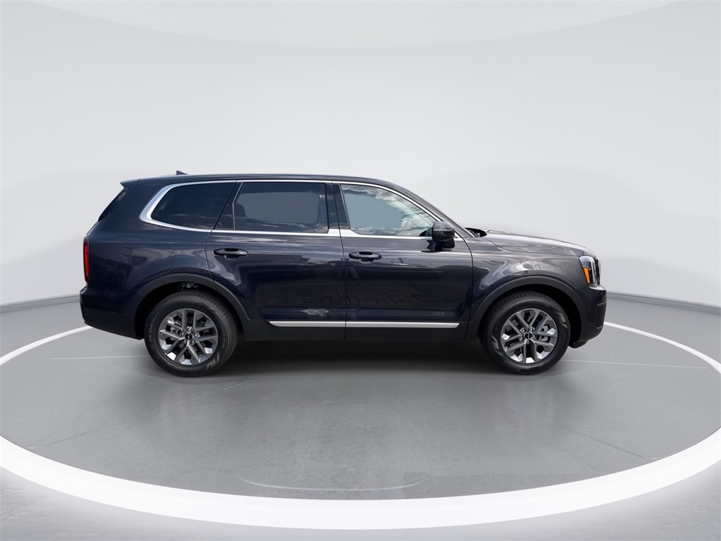 Vehicle image 4 of 28