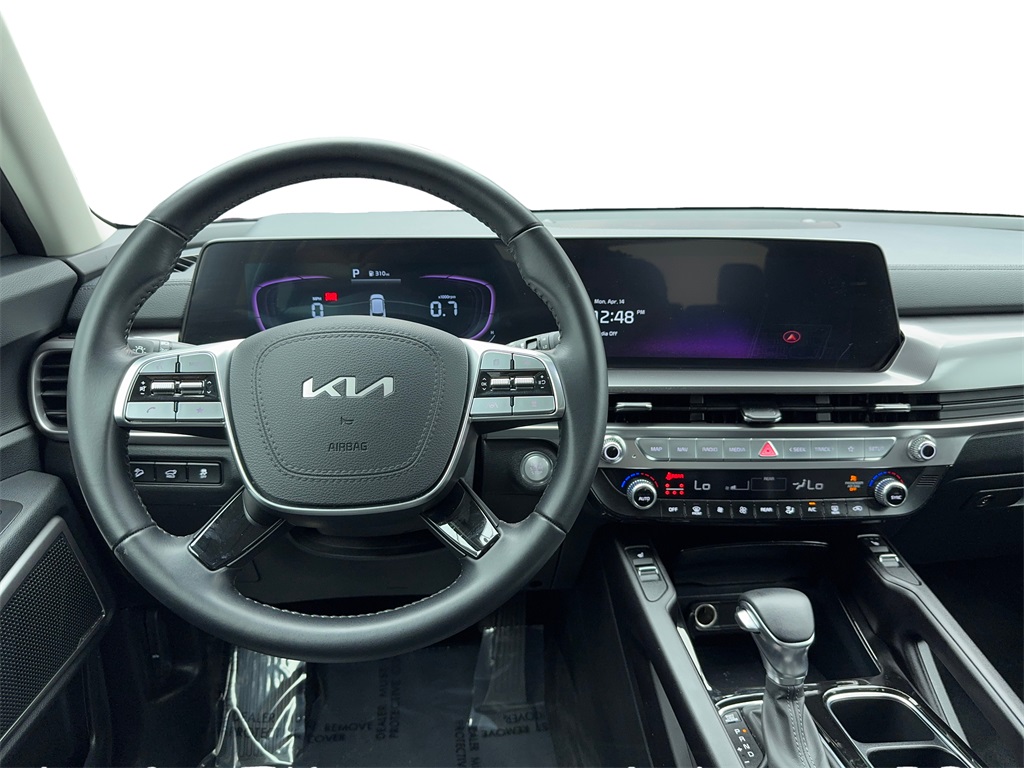 Vehicle image 18 of 63