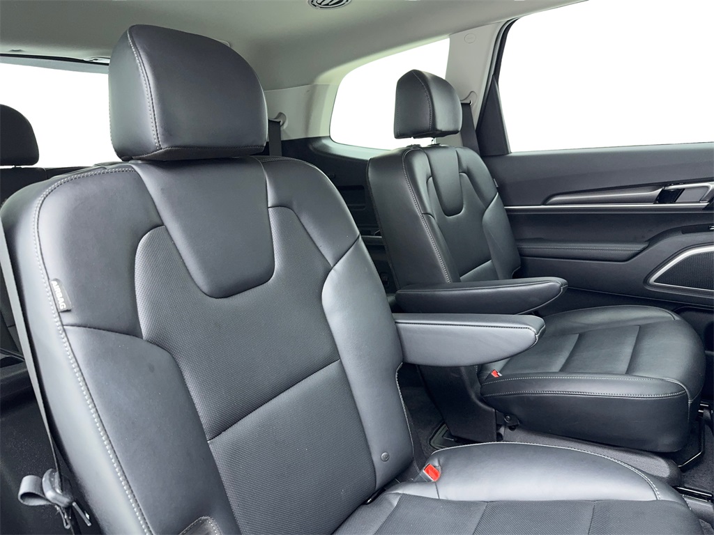 Vehicle image 46 of 63