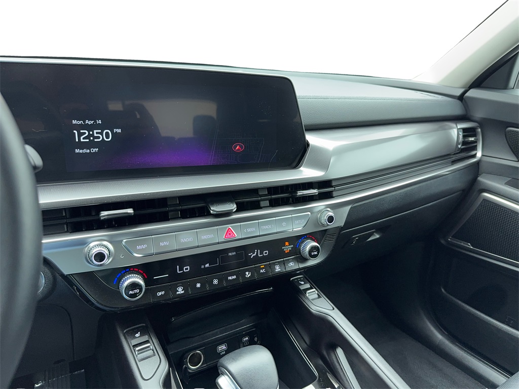 Vehicle image 26 of 63