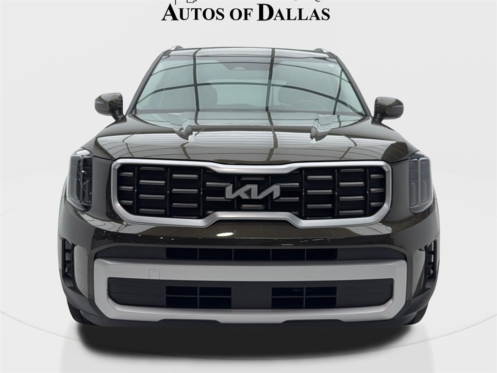 Vehicle image 4 of 63