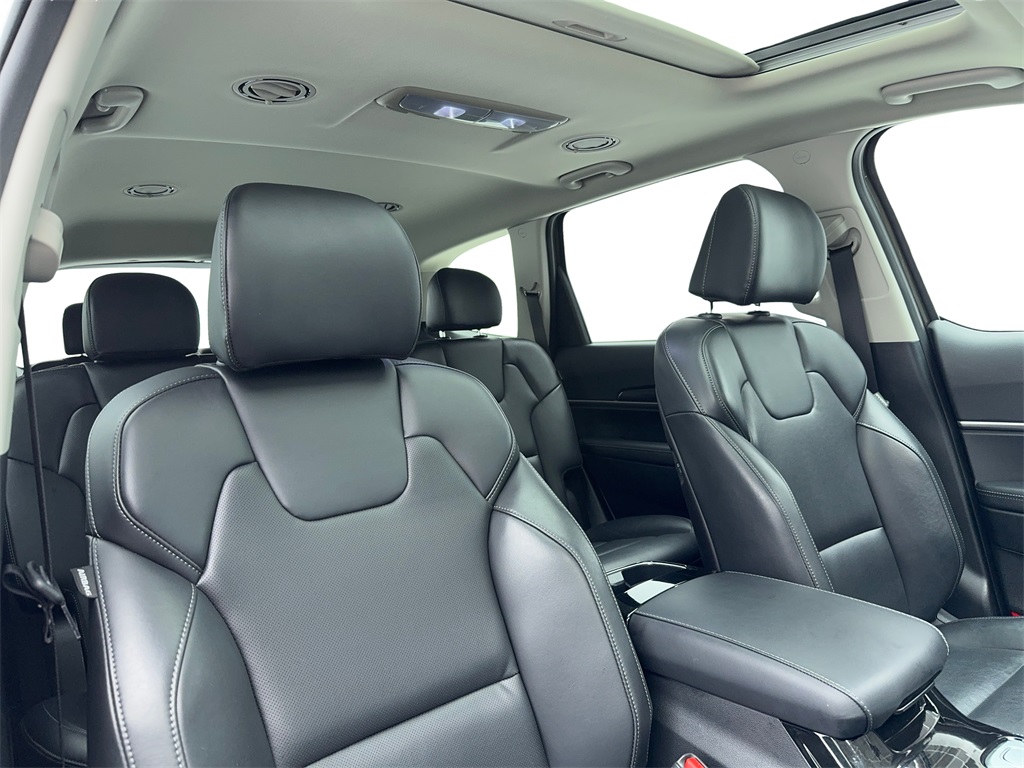 Vehicle image 51 of 63