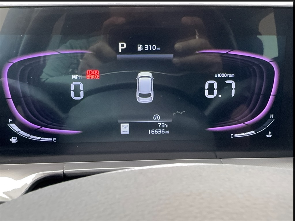 Vehicle image 25 of 63