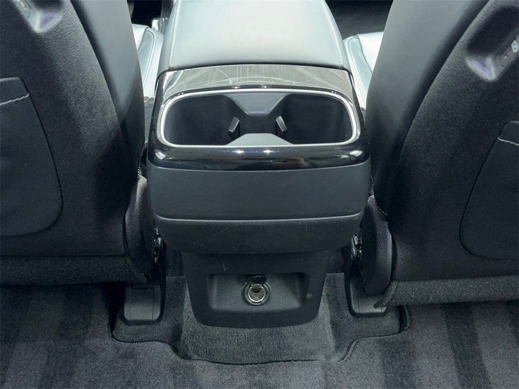 Vehicle image 23 of 63