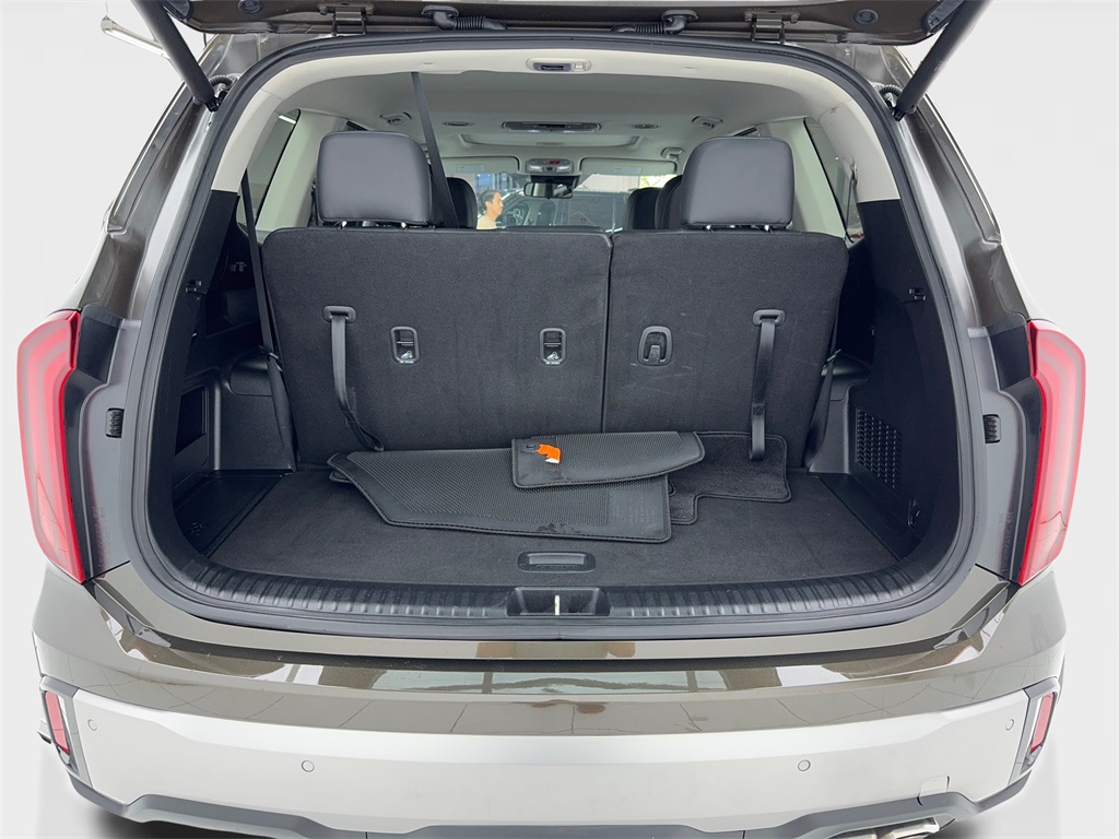 Vehicle image 13 of 63