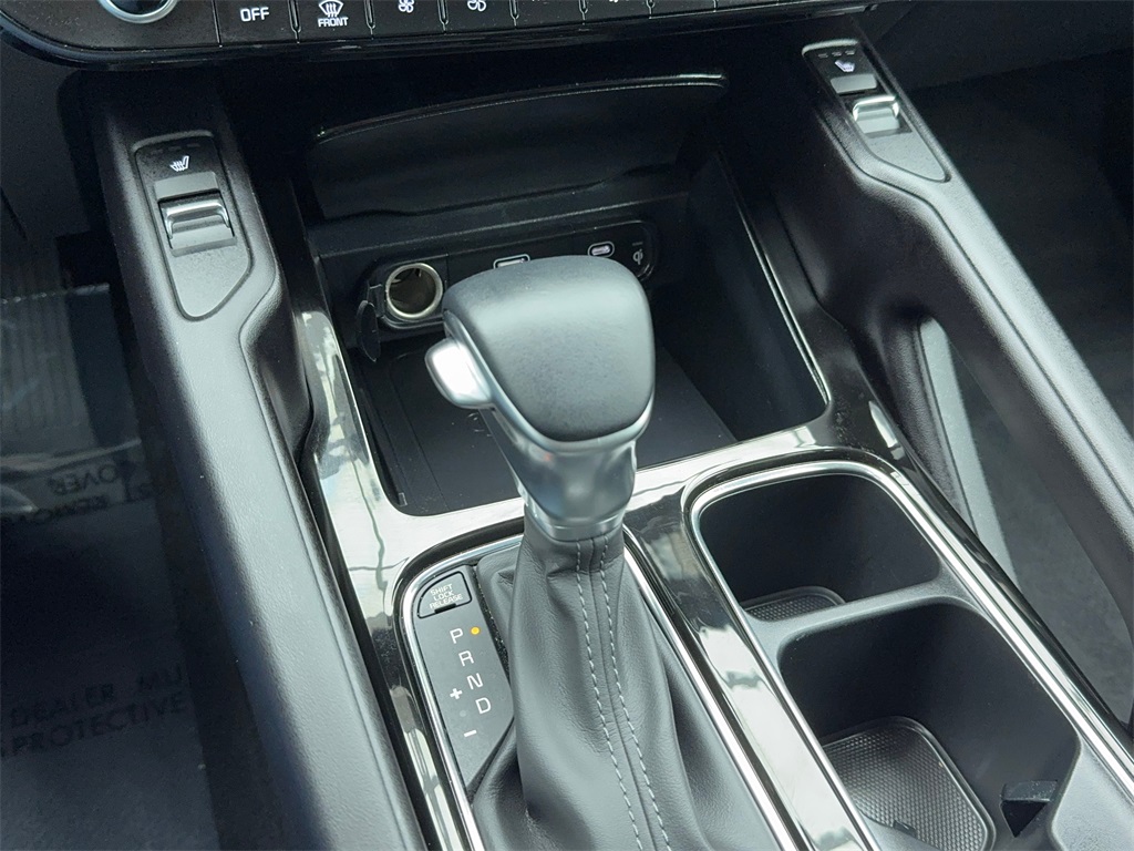 Vehicle image 32 of 63