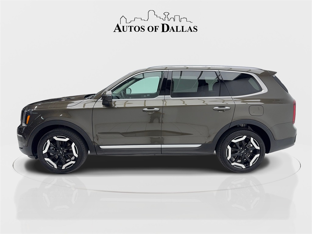 Vehicle image 2 of 63