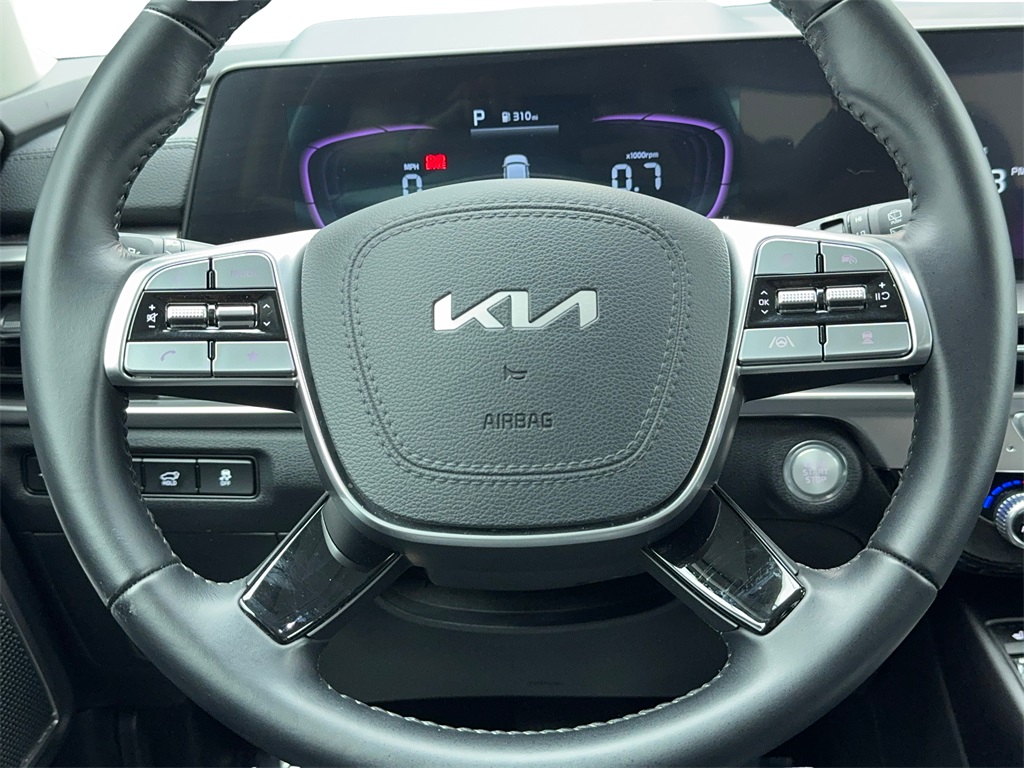 Vehicle image 19 of 63