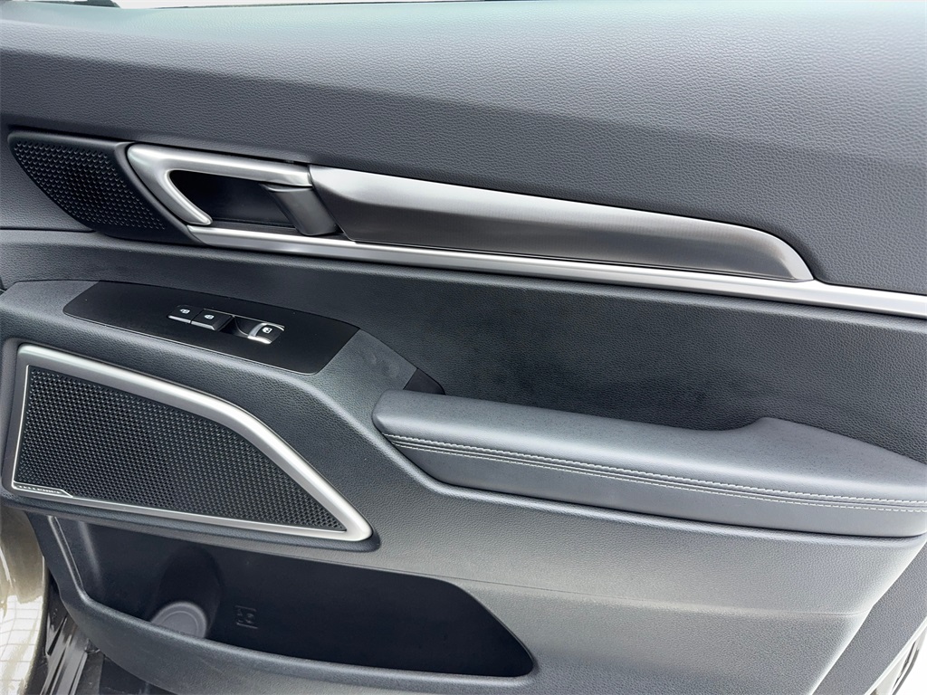 Vehicle image 53 of 63