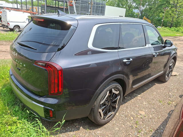 Vehicle image 3 of 4