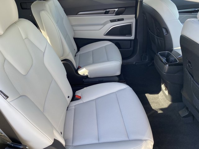 2025 Kia Telluride S Image 10 of 34