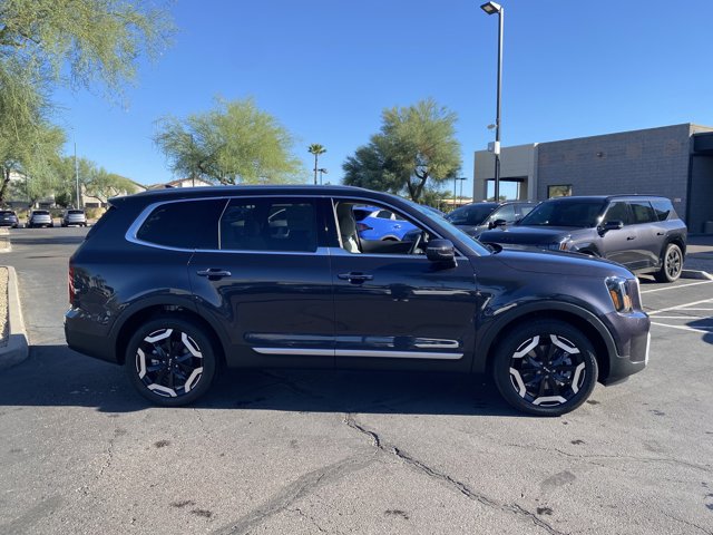2025 Kia Telluride S Image 4 of 34