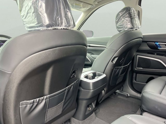 2025 Kia Telluride S Image 16 of 37