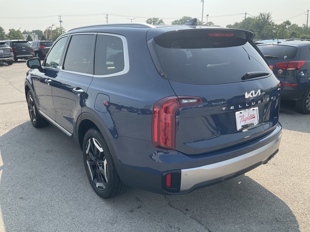 Vehicle image 5 of 33