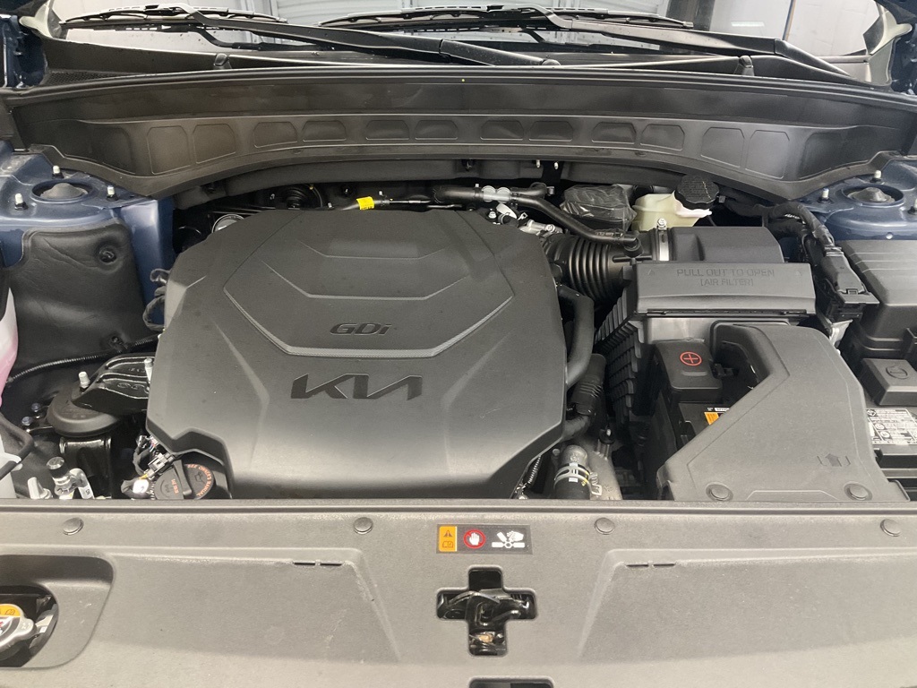Vehicle image 8 of 33