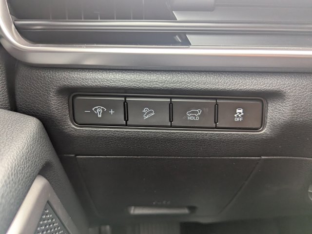 Vehicle image 31 of 43