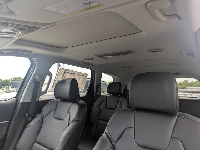 Vehicle image 20 of 43