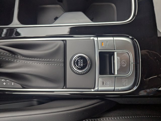 Vehicle image 28 of 43