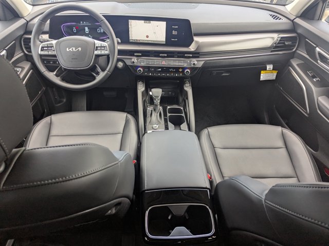 Vehicle image 11 of 43