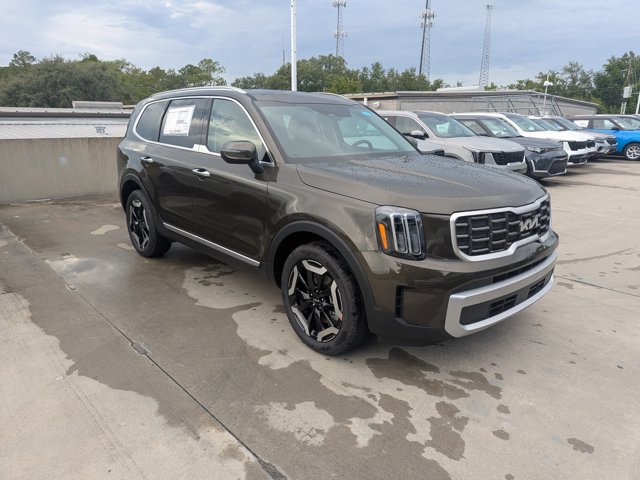 Vehicle image 3 of 43