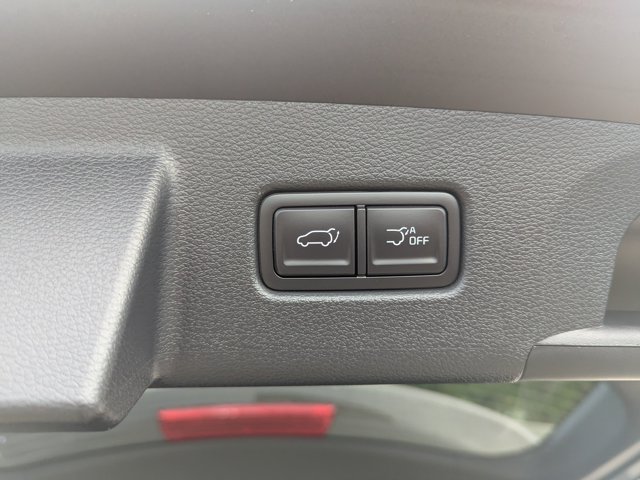 Vehicle image 10 of 43