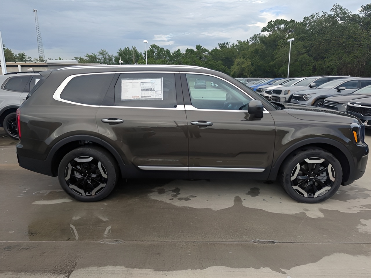 Vehicle image 42 of 43