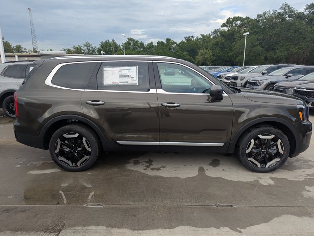 Vehicle image 4 of 43