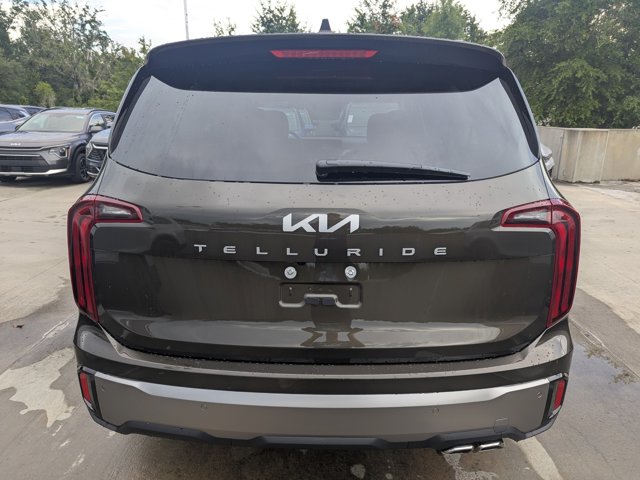 Vehicle image 6 of 43