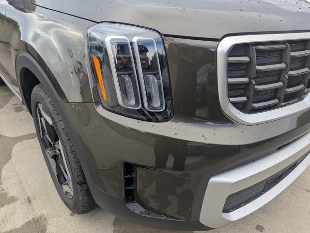 Vehicle image 7 of 43