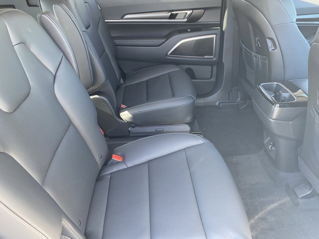 2025 Kia Telluride S Image 10 of 34