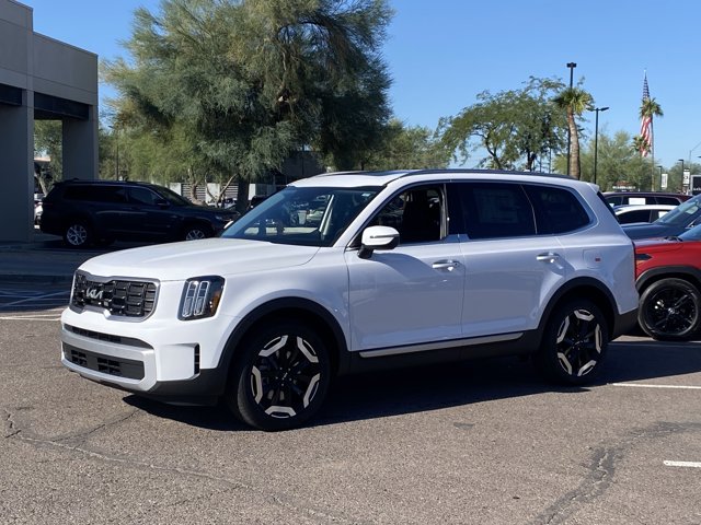 2025 Kia Telluride S Image 1 of 34