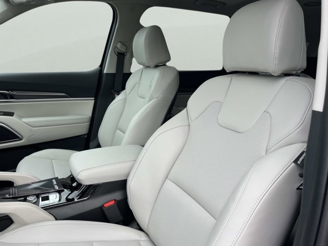 2025 Kia Telluride S Image 12 of 37